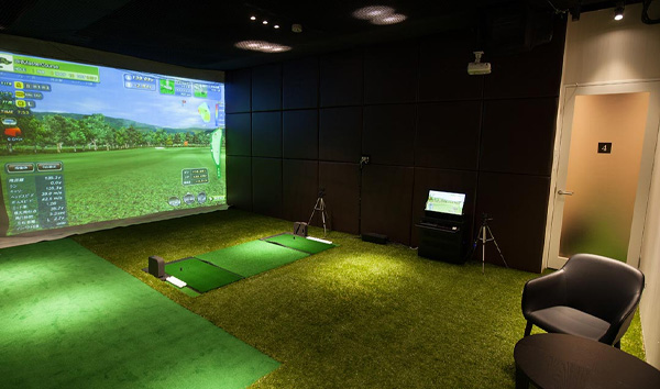 ライザップゴルフのシミュレーションゴルフ打席