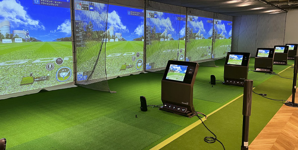 チキンゴルフ池袋店のシミュレーションゴルフ打席