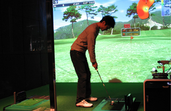 ポイント千葉店のシミュレーションゴルフ打席