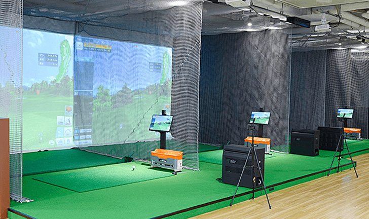 インドアゴルフスクールBEAGLE 川崎チッタ店のシミュレーションゴルフ打席